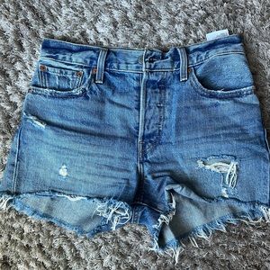 Like New Levis Wedgie high rise shorts